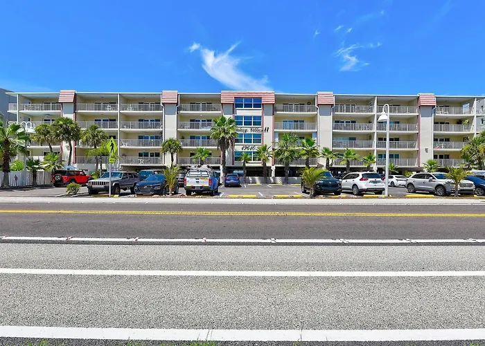 Escape To Oasis! Family Friendly, Updated Beachside With Heated Pool! *