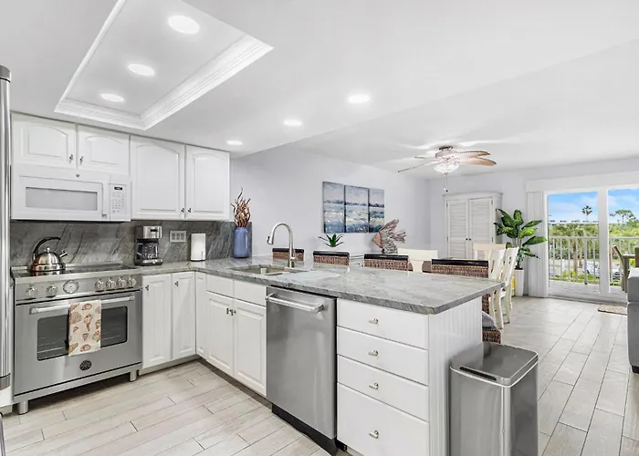 Escape To Oasis! Family Friendly, Updated Beachside With Heated Pool! *