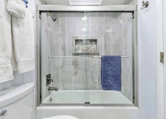 Apartment Escape To Oasis! Family Friendly, Updated Beachside With Heated Pool!