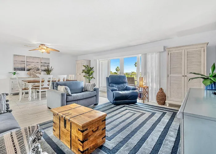 Apartment Escape To Oasis! Family Friendly, Updated Beachside With Heated Pool! Clearwater Beach