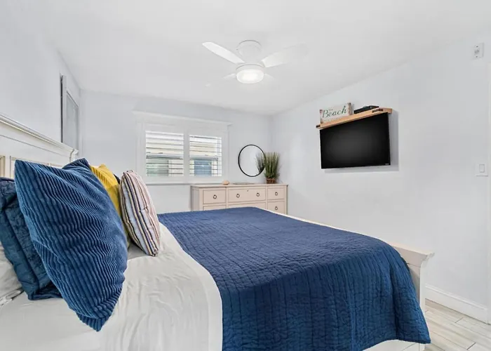 Apartment Escape To Oasis! Family Friendly, Updated Beachside With Heated Pool!