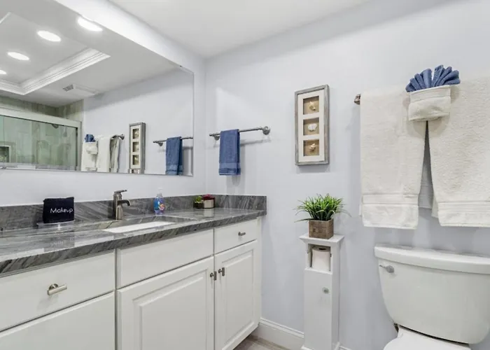 Apartment Escape To Oasis! Family Friendly, Updated Beachside With Heated Pool!