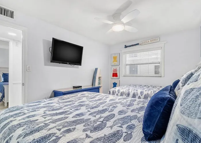 Escape To Oasis! Family Friendly, Updated Beachside With Heated Pool!